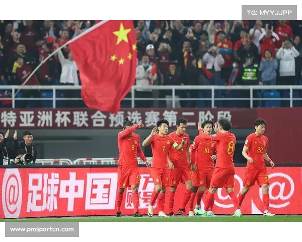现场直击:国足激战勇士球员不幸伤退,比赛悬念瞬间升级 现场直击:国足激战勇士球员不幸伤退,比赛悬念瞬间升级