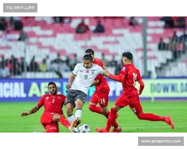 U23国足因争议判罚愤怒抗议裁判引发热议 球迷纷纷表达不满 U23国足因争议判罚愤怒抗议裁判引发热议 球迷纷纷表达不满