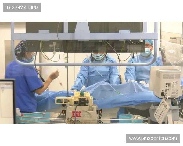 深圳男子运动中突然倒地休假医生挺身而出紧急施救挽回生命危急时刻